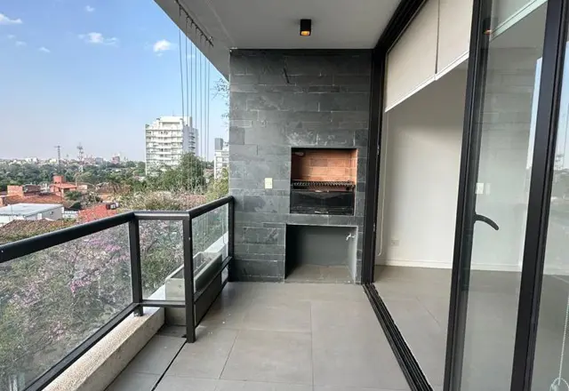 ALQUILER – Las Mercedes: departamento con balcón y parrilla propia, 2 dormitorios (1 en suite), Edificio SOHO