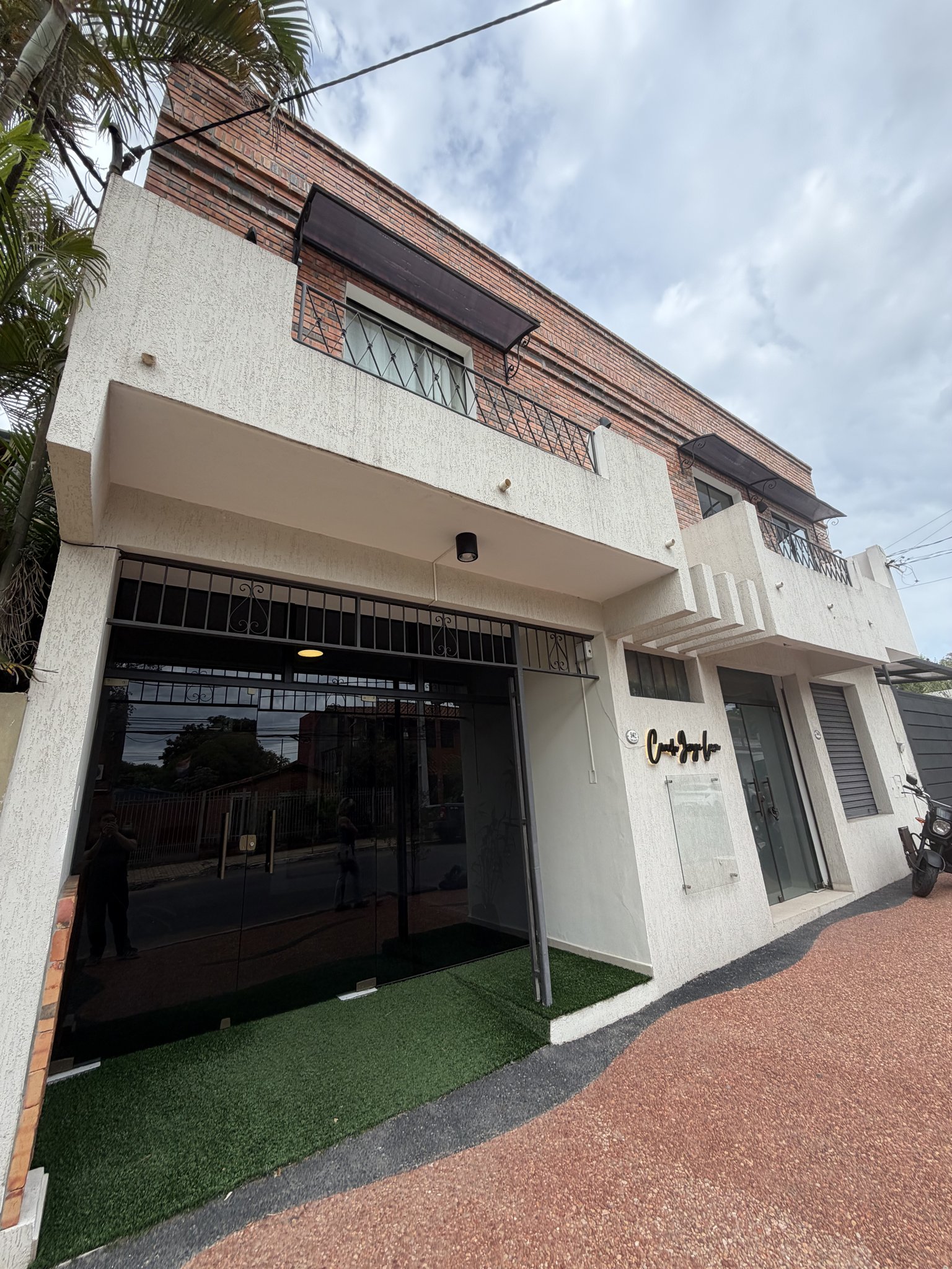 Casa en venta en Concordia — 250 m² con piscina, a pasos del Colegio Francés